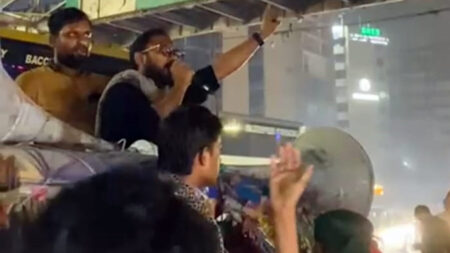 নিকুঞ্জে ছাত্র-জনতার