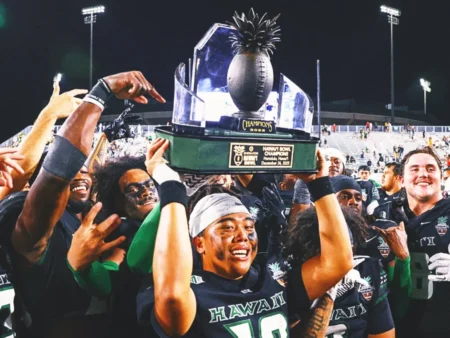 Hawaii Bowl collapse