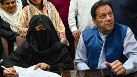 প্রধানমন্ত্রী ইমরান খান ও তার স্ত্রী বুশরা