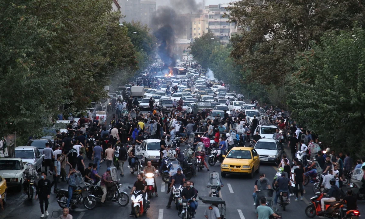 Iran Protests Surge as Rial Hits Record Low and Streets Fill with Unrest