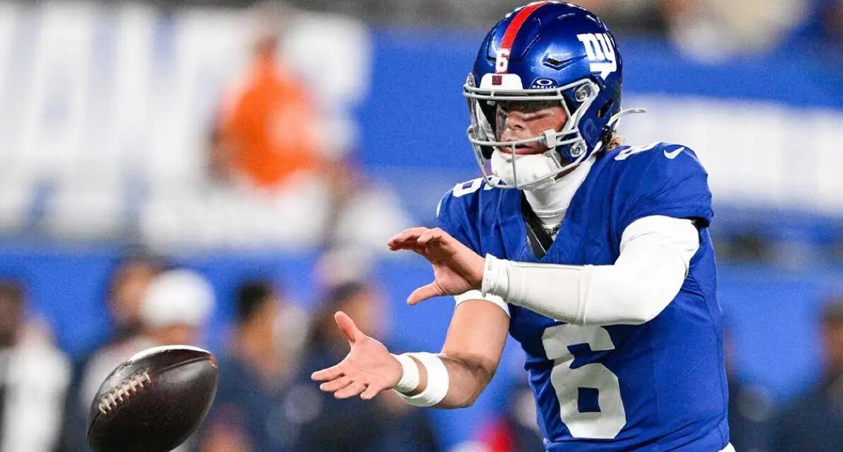 Giants’ Rookie QB Jaxson Dart Cleared to Play Against Patriots After Injury Scare Jaxson Dart injury