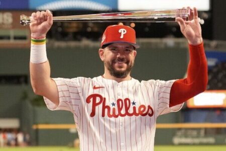 Kyle Schwarber May Leave Phillies for Reds After MVP