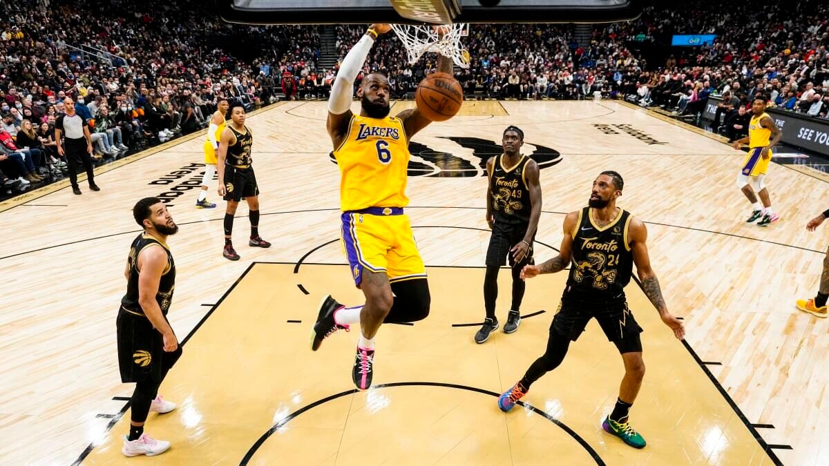 Los Angeles Lakers Look to Bounce Back Against Toronto Raptors in Key NBA Clash