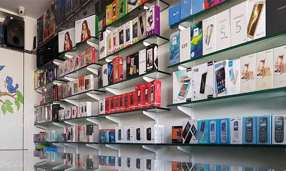 মোবাইল দোকান বন্ধ