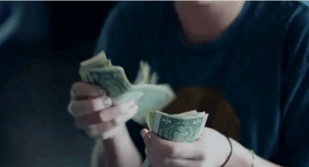 OnlyFans Model Reinvited to Christmas After $100K Monthly Income Revealed OnlyFans income