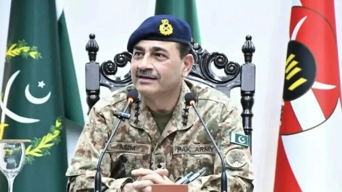 Pakistan Army Chief Warns Taliban to Choose Between Pakistan and TTP