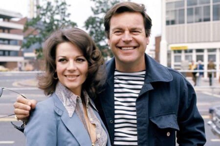 Robert Wagner Honors Natalie Wood on 44th Anniversary of Her Mysterious Drowning Robert Wagner Honors Natalie Wood on 44th Anniversary of Her Mysterious Drowning