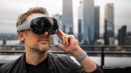 Samsung Galaxy XR Gains PC Mirroring, Travel Mode in Major Feature Update Samsung Galaxy XR