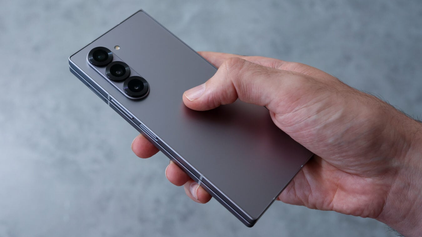 Samsung’s Thin Phone Obsession Fuels Growing Camera Bump Problem