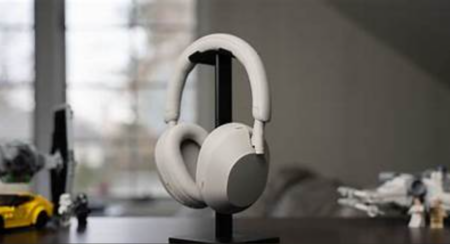 Sony XM5 headphones deal