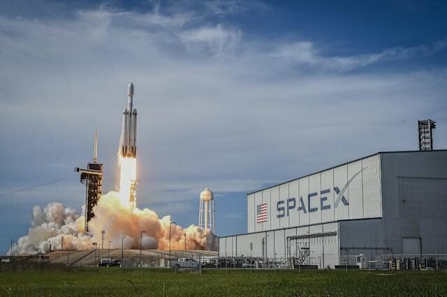 SpaceX Plans Massive 2026 IPO as Company Targets $1 Trillion Valuation
