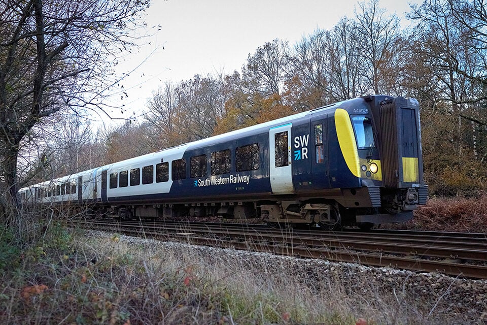 South Western Railway Begins Starlink Wi‑Fi Trial on UK Trains