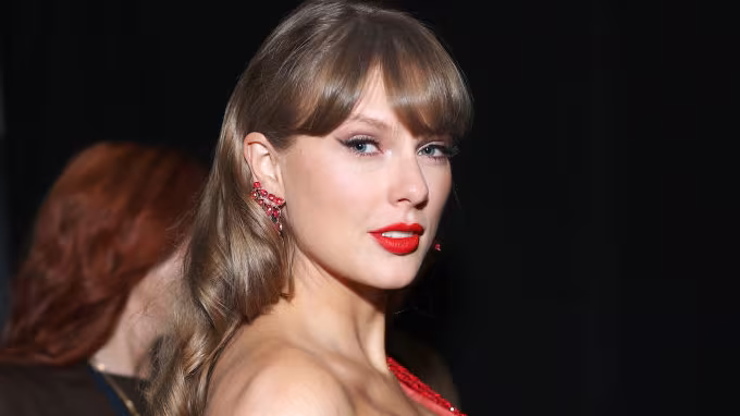 Taylor Swift Donates $1 Million to Heart Health Following Father's Surgery