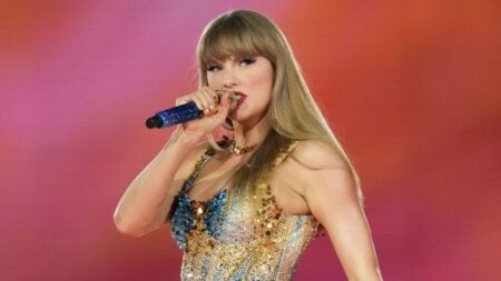 Taylor Swift Extends No. 1 Run to Eight Weeks Taylor Swift Billboard