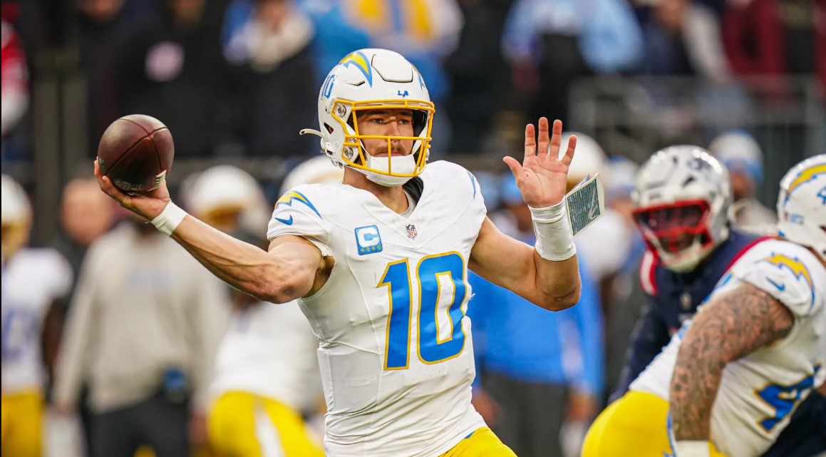 Texans Face Chargers in High-Stakes Clash With AFC Playoff Seeding on the Line