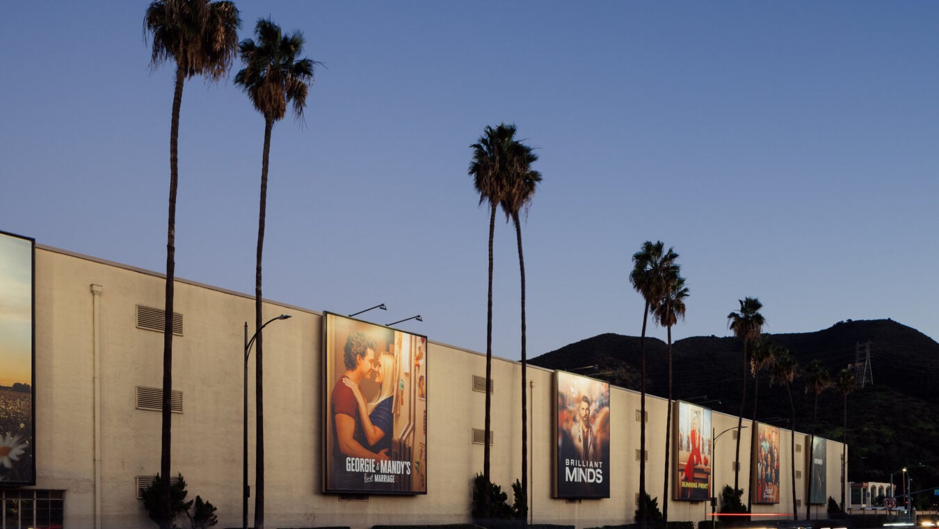 The Battle for Warner Bros.: Netflix and Ellison Clash Over a Hollywood Empire in Crisis