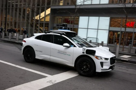 Waymo robotaxi weekly rides