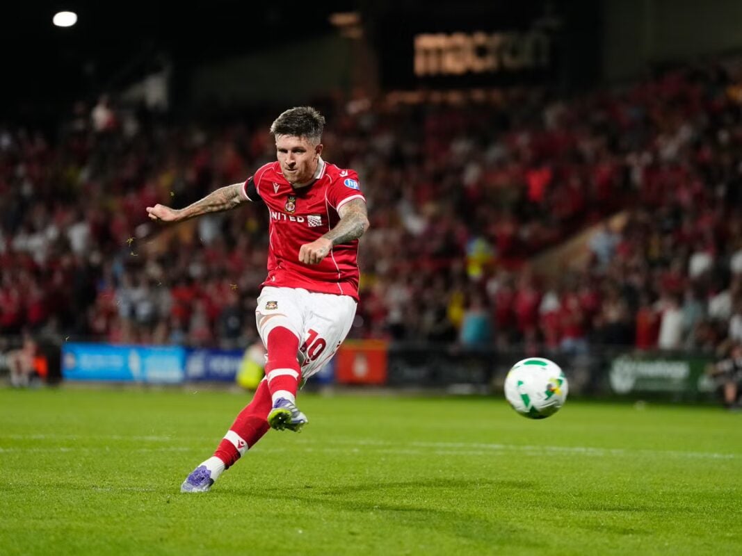 Wrexham Edges Hull City in Dramatic Penalty Shootout Championship Thriller