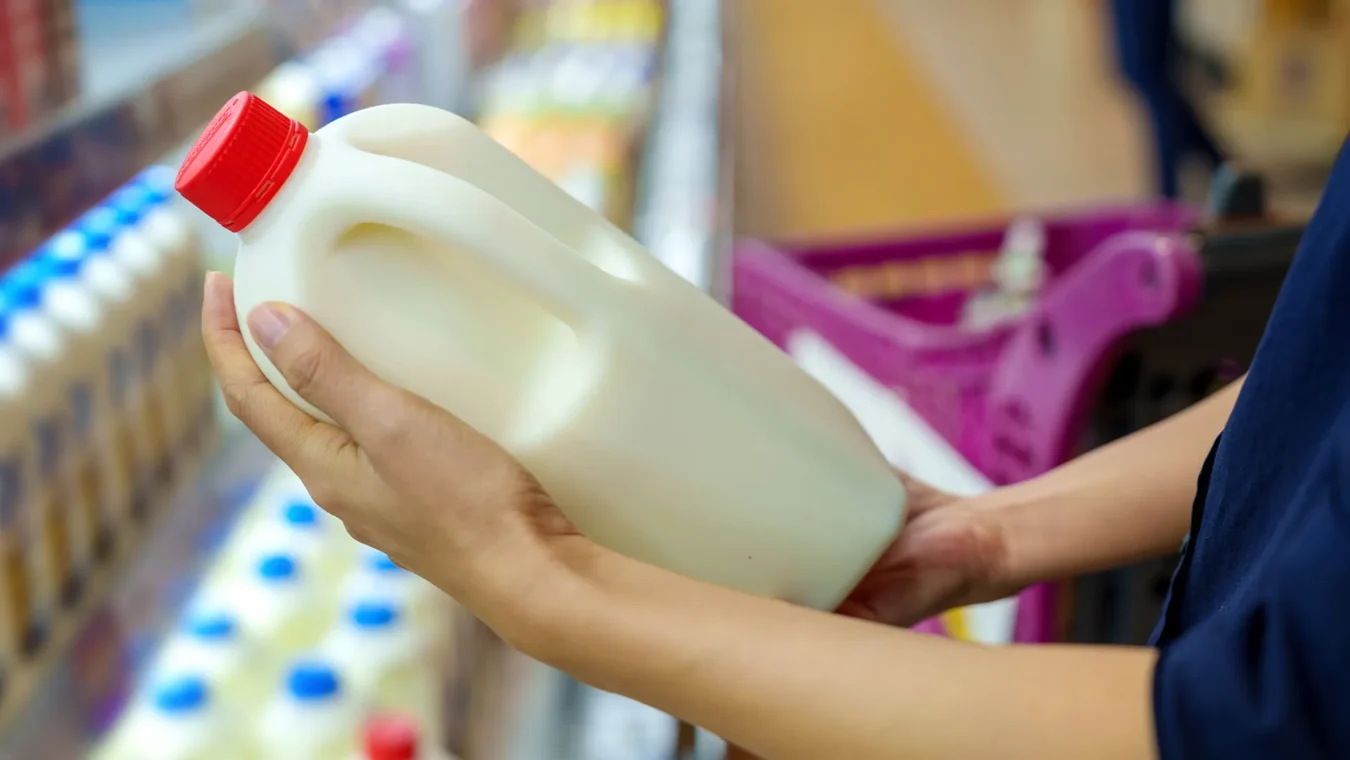 Midwest Grocery Scare: Major Milk Recall Issued Over Cleaning Agent Contamination