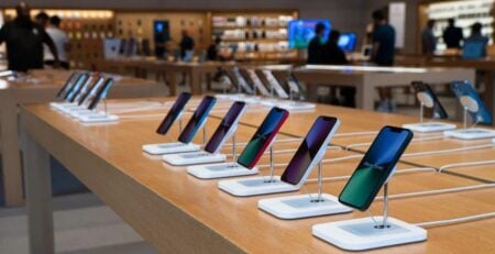 iPhone Air Resale Value Plummets 50% in Ten Weeks, Report Reveals iPhone Air