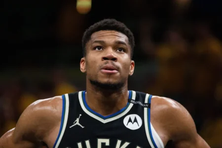 Knicks’ Giannis Antetokounmpo Trade Window Slams Shut as Bucks’ Struggles Escalate Giannis Antetokounmpo trade Knicks