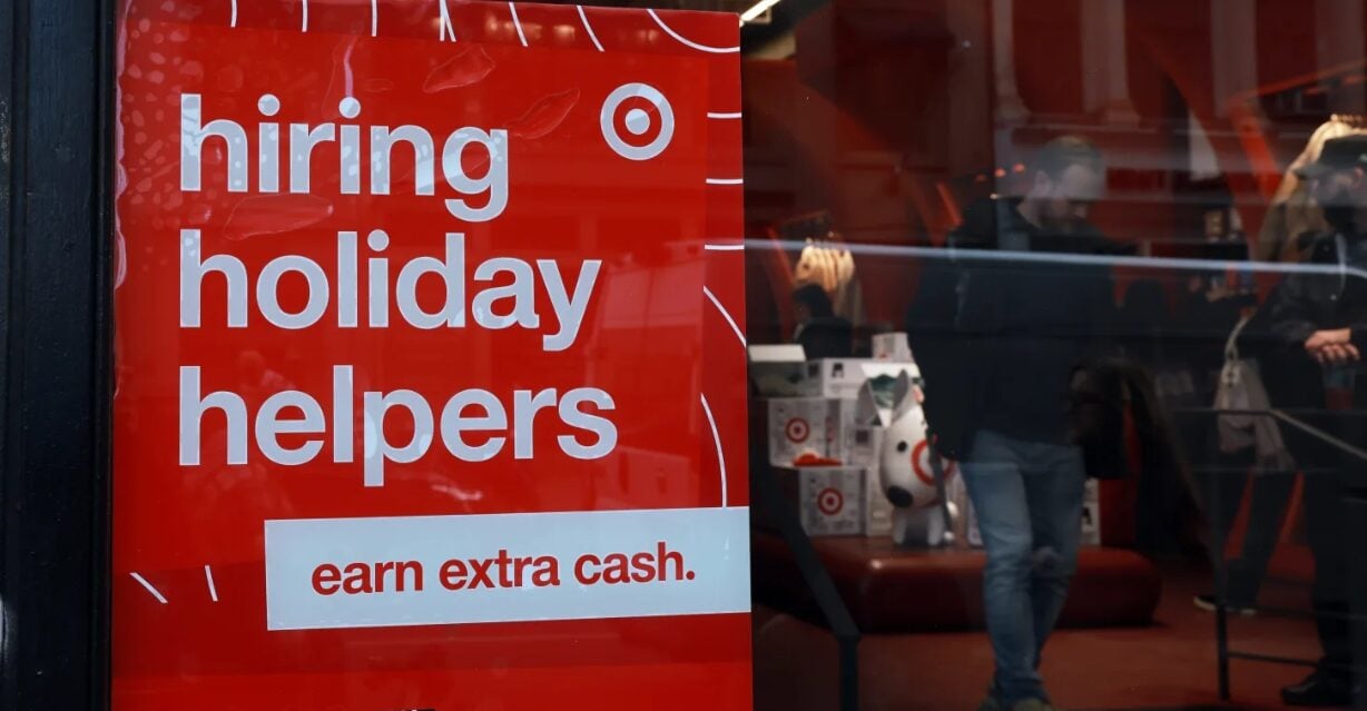 U.S. Labor Market Slowdown Intensifies as Private Sector Sheds 32,000 Jobs