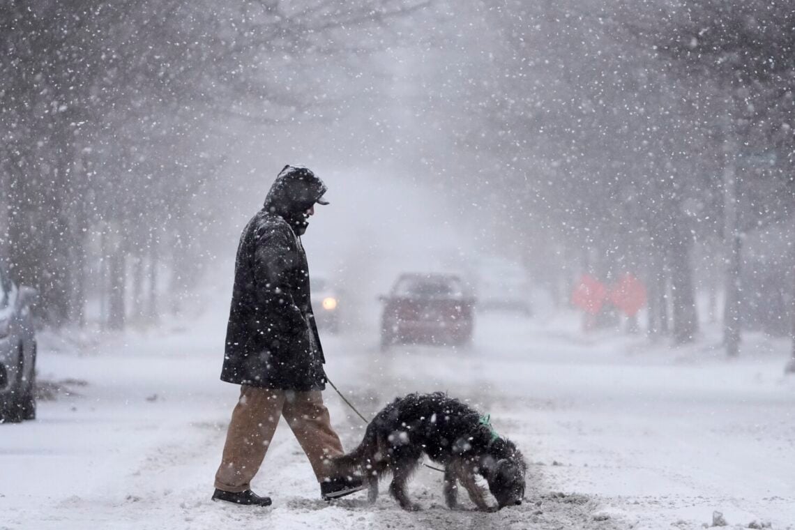 Major Winter Storm Disrupts US Travel, Bringing Heavy Snow from Midwest to Northeast