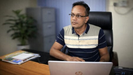 জাহিদ ইকবাল