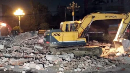 অফিস গুঁড়িয়ে দিলো