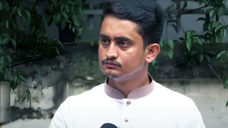 অবাঞ্ছিত ঘোষণা