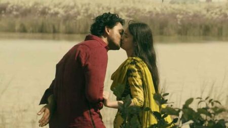 আরিফিন শুভর সঙ্গে ‘চুমু’র দৃশ্য নিয়ে হইচই, মুখ খুললেন ঐশী আরিফিন শুভর সঙ্গে 'চুমু'র দৃশ্য