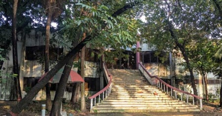 এফডিসি এখন ভূতুড়ে বাড়ি