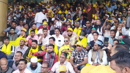 কর্মবিরতি পালন