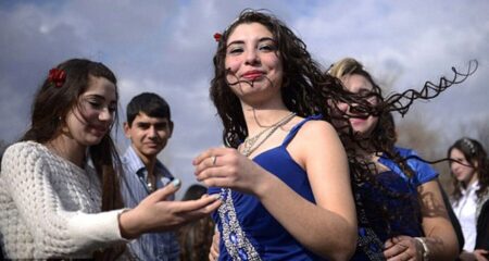 কোন শব্দ যা কুমারী মেয়েরা সবার সামনে বলতে পারেনা কুমারী