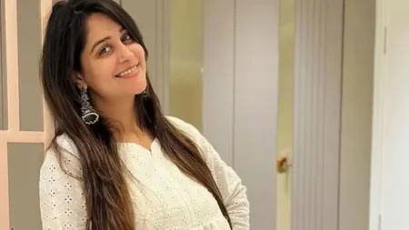 ছেলের জন্য বাঁচতে চান দীপিকা