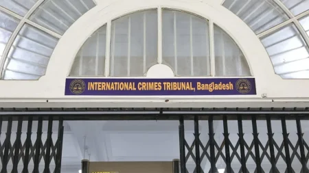 ট্রাইব্যুনালে ৩ সেনা কর্মকর্তা