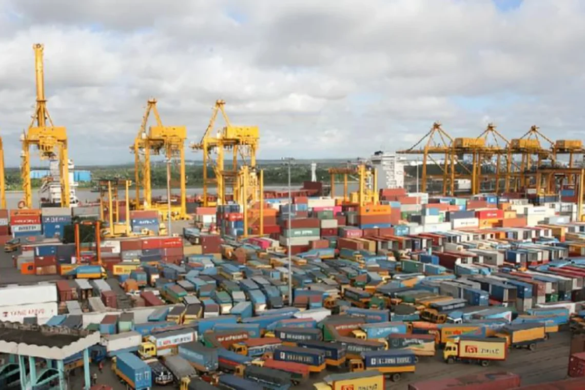 দাবি শ্রমিকদের