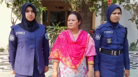 নেত্রী আটক