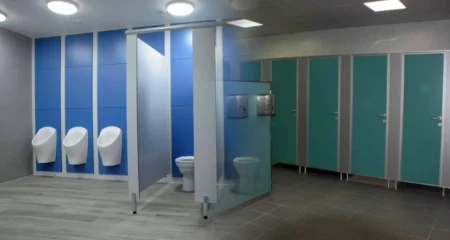 পাবলিক টয়লেট