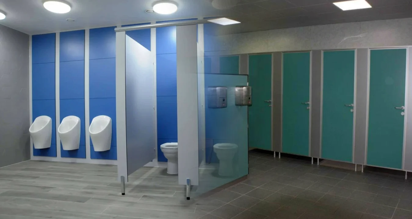 পাবলিক টয়লেট