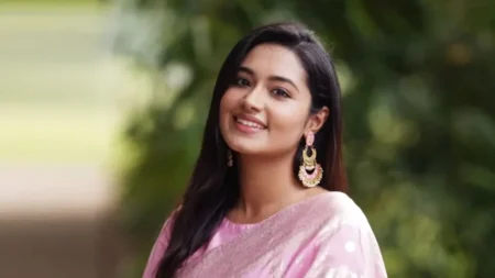 ফের গান গেয়ে চমকে দিলেন ফারিণ