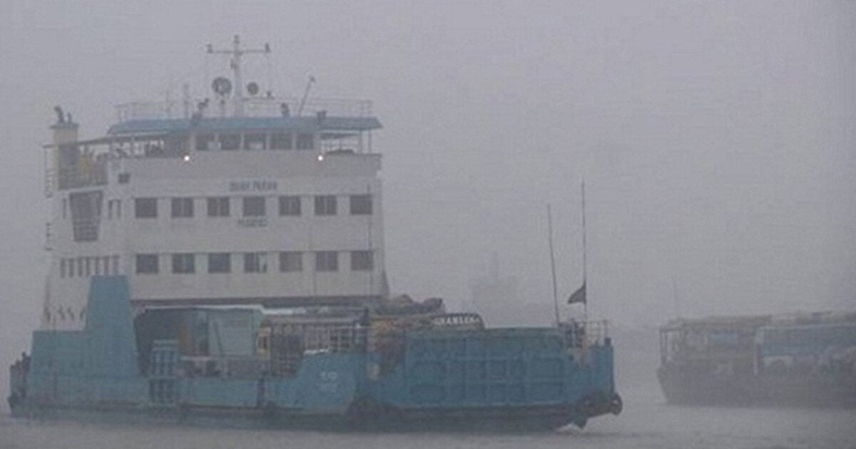 ফেরি চলাচল বন্ধ