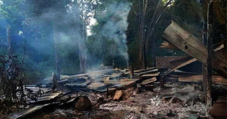 মিয়ানমারে চায়ের দোকানে বিমান হামলা, নিহত ১৮ বিমান হামলা