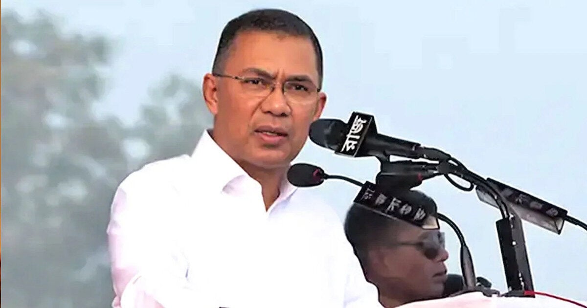 ভালোবাসা অর্জন করেছেন