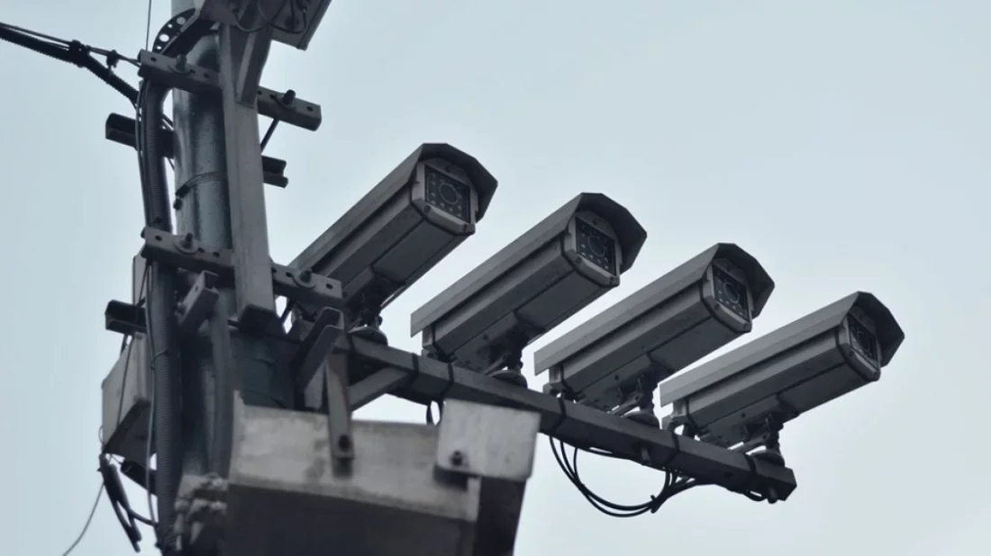 ১৪০০ ক্যামেরা