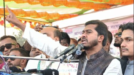 ৩০০ আসনে প্রতিদ্বন্দ্বিতা