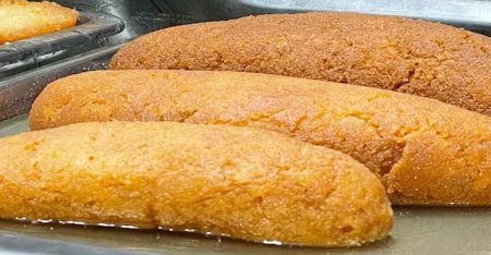 নেত্রকোণার ঐতিহ্যবাহী ‘বালিশ মিষ্টি’ পেলো দেশের ৫৮তম জিআই স্বীকৃতি বালিশ মিষ্টি