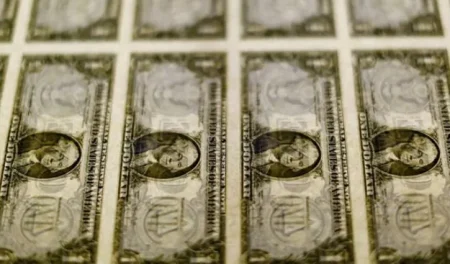 চার বছরের মধ্যে ডলারের সবচেয়ে বড় দরপতন Dollar