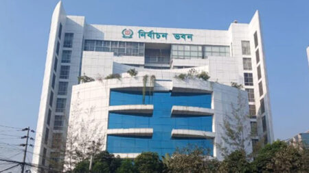 পাবনা-১ ও ২ আসনের ভোট স্থগিতের খবর সঠিক নয় : ইসি EC