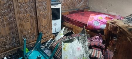 গাজীপুরে গভীর রাতে অগ্নিকাণ্ড: মার্কেটের দোকান ও বসতঘর ছাই IMG-20260108-WA0018
